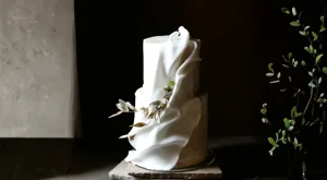 2026 Düğün Pastası Trendleri: Zarafet ve Doğallığın Buluşması