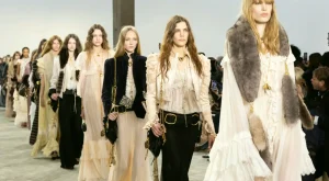 2025 Sonbahar/Kış Moda Trendleri: Geçmişten İlham, Geleceğe Yolculuk
