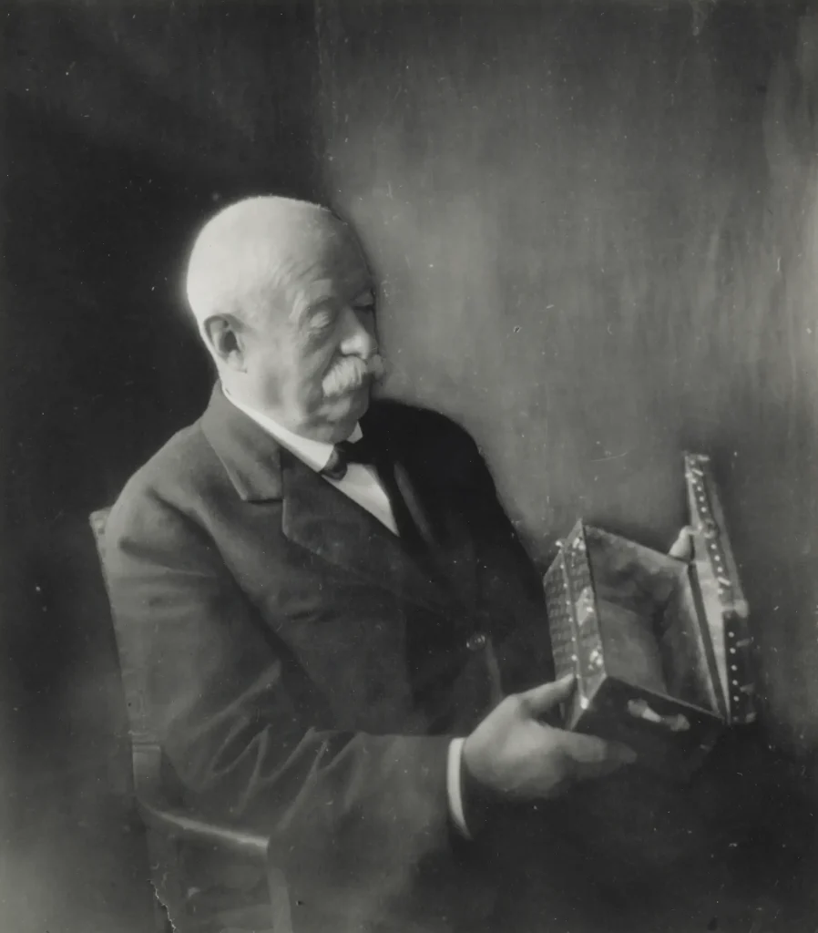 louis vuitton monogram: 130 yıllık bir i̇konun moda yolculuğu 2 louis vuitton monogram