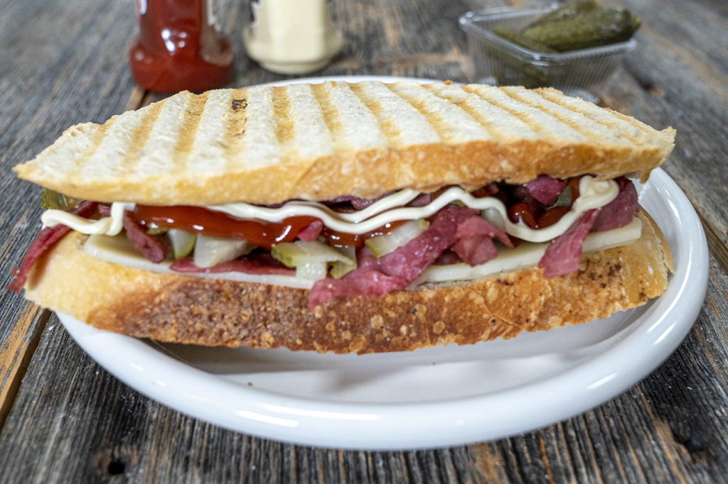 tostların kalori dünyası: hangi tost kaç kalori? 18 tost kalori