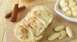 Kahvaltının Vazgeçilmezi: Ballı, Tarçınlı Tereyağı