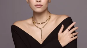 Afra Saraçoğlu: İtalyan Zarafetinin Türkiye’deki Yeni Yüzü