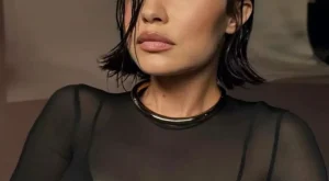 Gigi Hadid’in Yeni Saç Rengi: Kuzgun Siyahı ile Yıla Merhaba