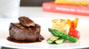 Fırınlanmış Kremalı Patates ve Izgara Bonfile: Sofralarınıza Şıklık Katacak Bir Tarif