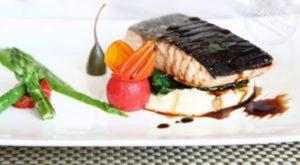 Somonun Lezzetle Buluştuğu Tabak: Sote Ispanak ve Patates Püreli Tarif