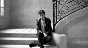 Hedi Slimane ile Moda ve Kimlik Üzerine Derin Bir Sohbet