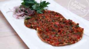 Lezzetin İfadesi: Lahmacun ile Gelen Geleneksel Sofralar