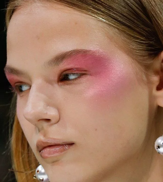 2026'nın makyaj trendleri: cesur ve gerçek görünümler 4 2026 makyaj trendleri