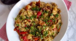 Köz Patlıcan Kavurması: Eşsiz Bir Meze Deneyimi