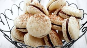 Ağızda Dağılan Fransız Lezzeti: Çikolata Dolgulu Makaron