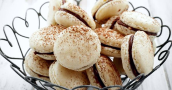 çikolata dolgulu makaron