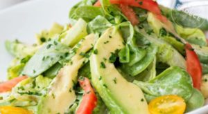 Avokado ve Maydanozun Büyüleyici Uyumu: Lezzetli Bir Salata Tarifi