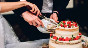 Düğün Pastası Kesiminde Melodilerin Büyüsü