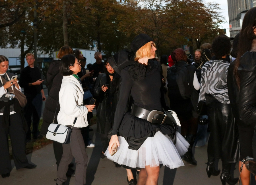 paris moda haftası’nın sokak stili büyüsü 24 sokak stili