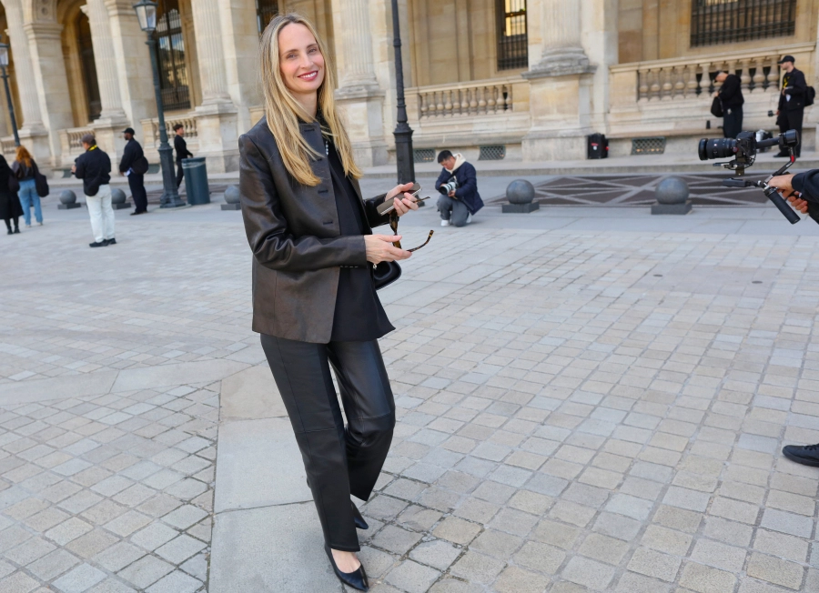 paris moda haftası’nın sokak stili büyüsü 75 sokak stili