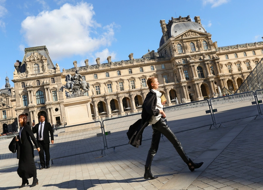 paris moda haftası’nın sokak stili büyüsü 80 sokak stili