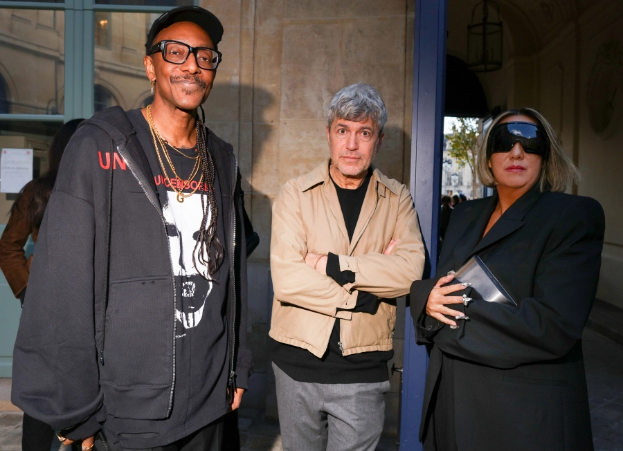 paris moda haftası’nın sokak stili büyüsü 90 sokak stili