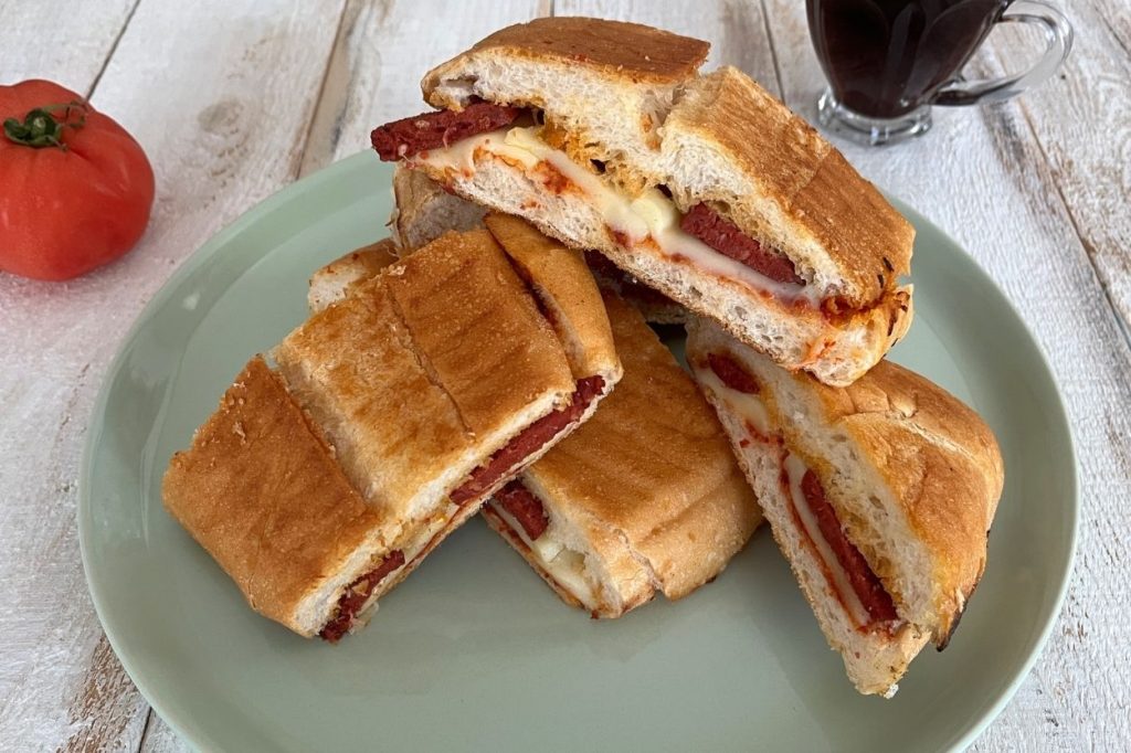 tostların kalori dünyası: hangi tost kaç kalori? 16 tost kalori