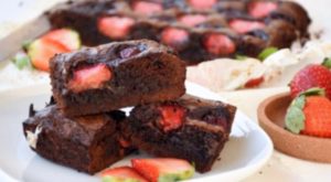 Vişneli Çilekli Brownie: Lezzetin Zirvesi