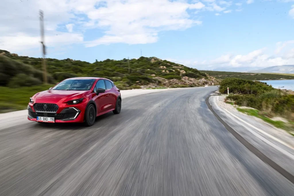 yeni renault clio: tasarım, performans ve teknolojiyle yenilendi 9 yeni renault clio