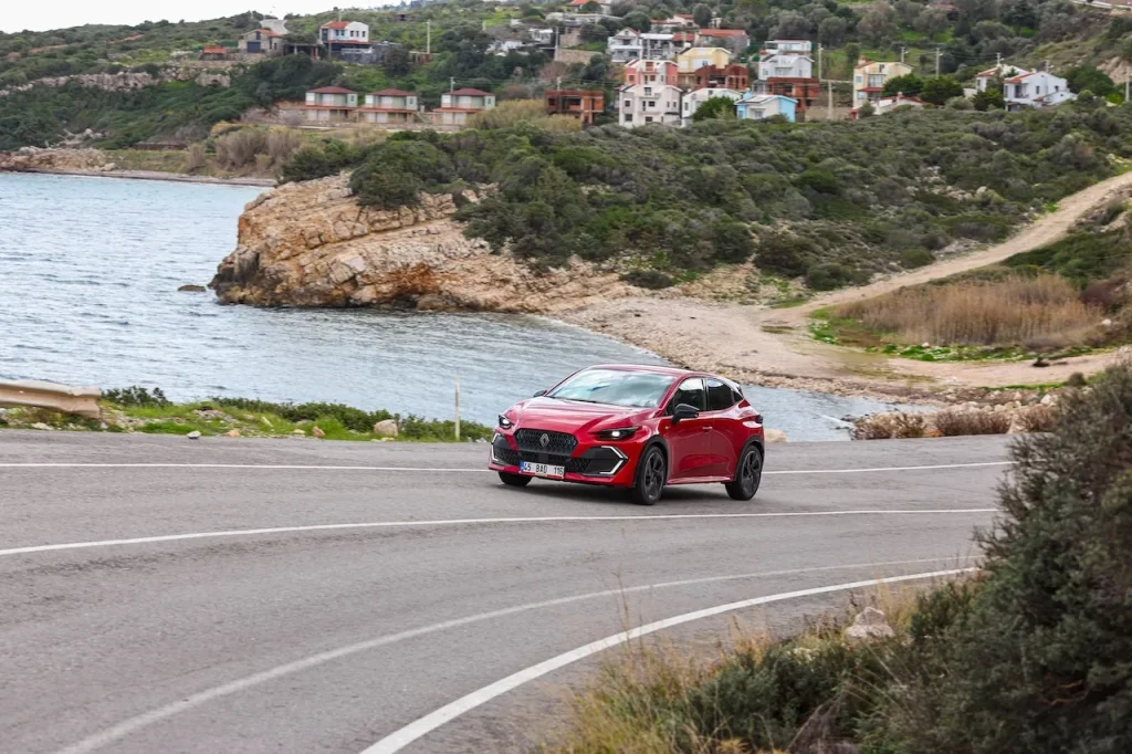 yeni renault clio: tasarım, performans ve teknolojiyle yenilendi 12 yeni renault clio