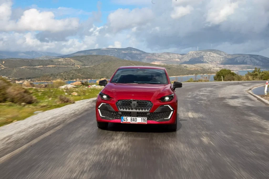 yeni renault clio: tasarım, performans ve teknolojiyle yenilendi 5 yeni renault clio