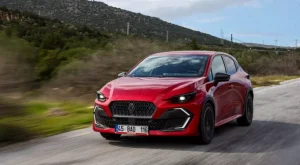 Yeni Renault Clio: Tasarım, Performans ve Teknolojiyle Yenilendi