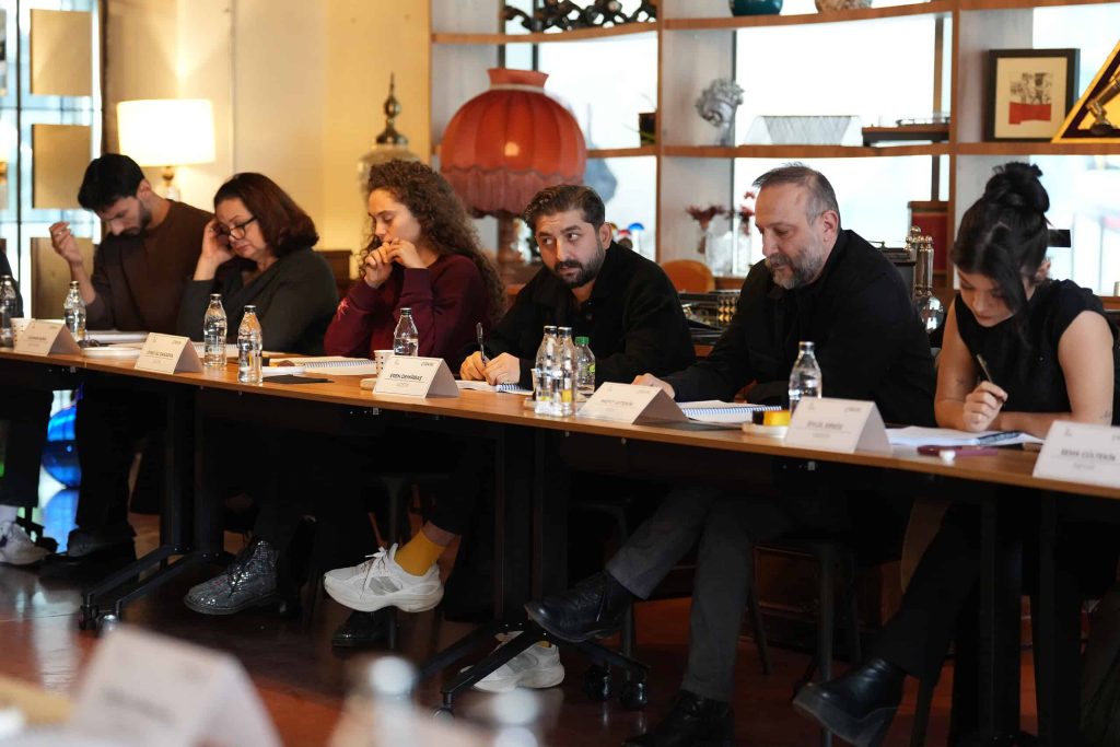 çirkin: duygularla dolu bir hikaye başlıyor 3 çirkin dizi