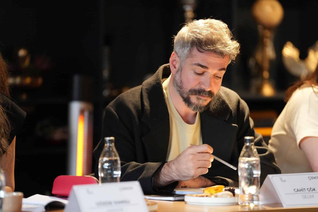 çirkin: duygularla dolu bir hikaye başlıyor 4 çirkin dizi