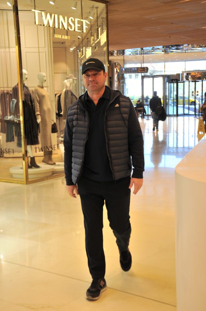 alışveriş merkezlerinde ünlü rüzgarı: kimler neler yaptı? 2 ünlü alışveriş