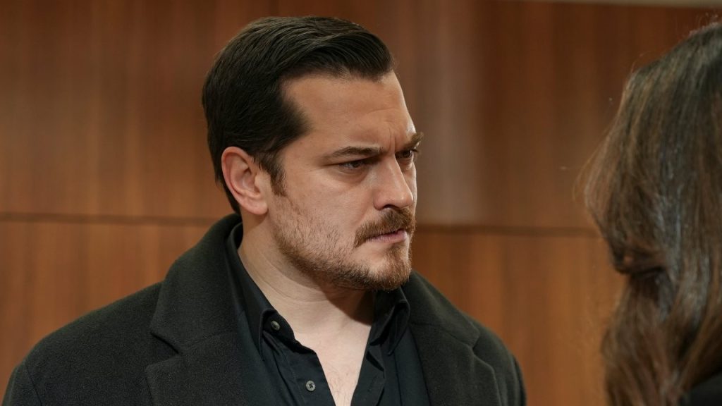 eşref rüya: yeni dönemin başlangıcı ve ölü yaşar’ın etkisi 3 eşref rüya