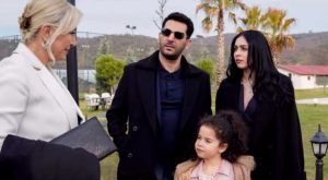 Güller ve Günahlar: Sosyetenin Gözdesi Zeynep’in İhtişamı