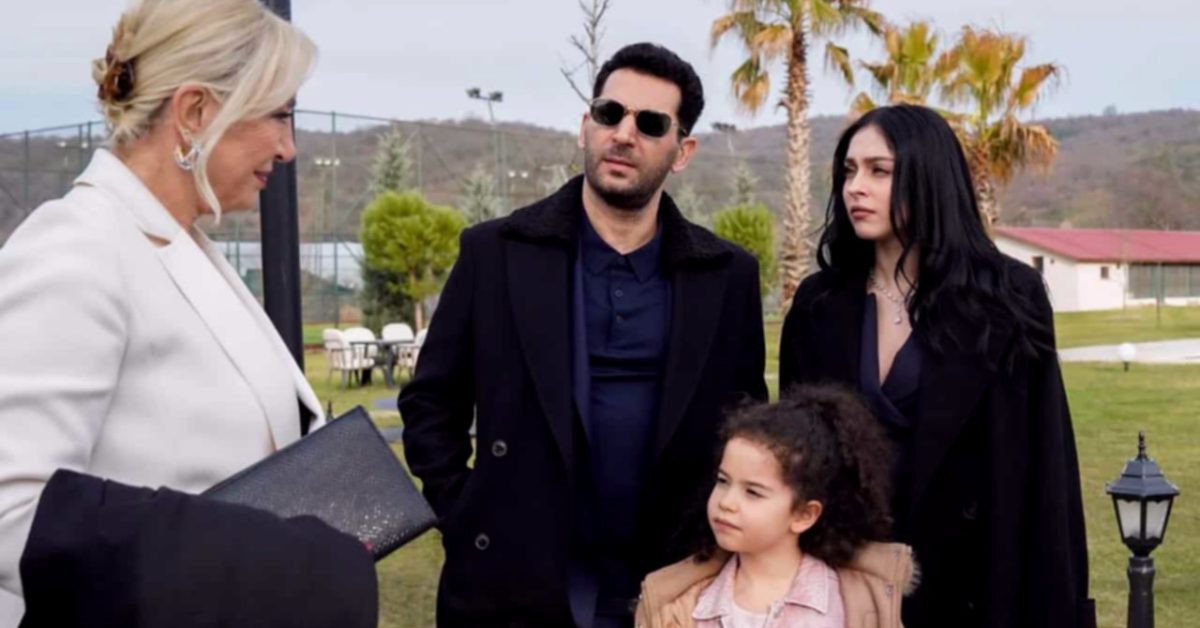 Güller ve Günahlar: Sosyetenin Gözdesi Zeynep'in İhtişamı