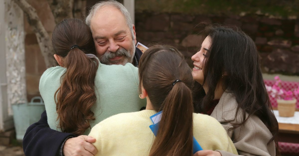 Aile Bağları ve Gelenekler: Cennetin Çocukları’nda Ramazan Coşkusu