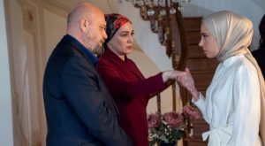 Kızılcık Şerbeti: Duyguların ve Sırların İç İçe Geçtiği Bir Bölüm