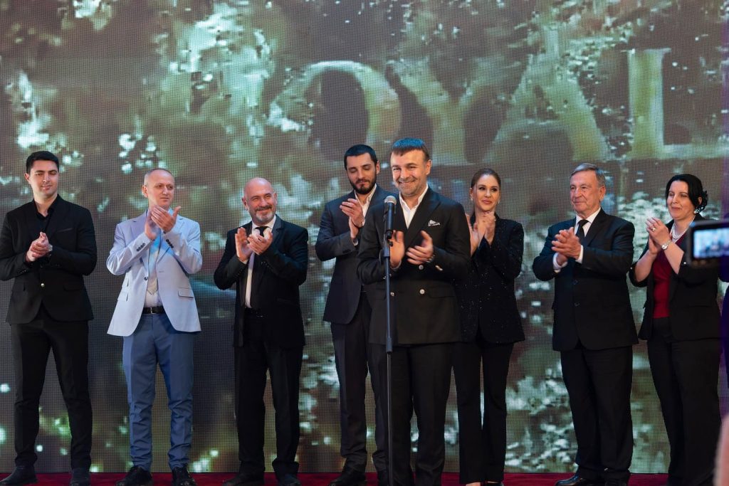 dizilerde duyguların derinliği: kızılcık şerbeti ile yeni bir sayfa 5 kızılcık şerbeti