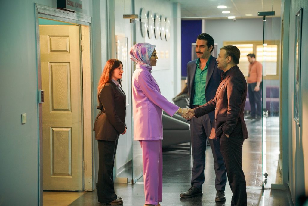 ramazan sofrası’nın işıltısı: şef şükran kaymak kızılcık şerbeti’nde 1 şef şükran kaymak