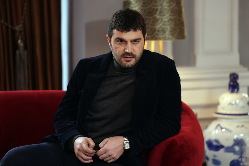 yeraltı'nın derinliklerinde savaş başlıyor 5 yeraltı dizisi