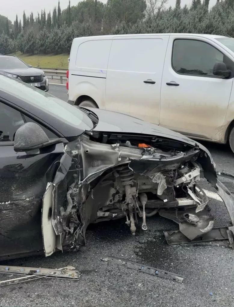 otopilot ve güvenlik: tesla kazası üzerine düşünceler 1 tesla kazası