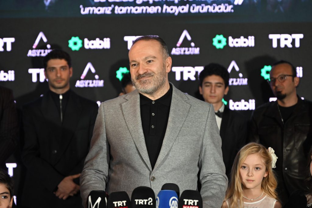 asylum: distopik bir hikayenin arka planında 1 asylum dizisi