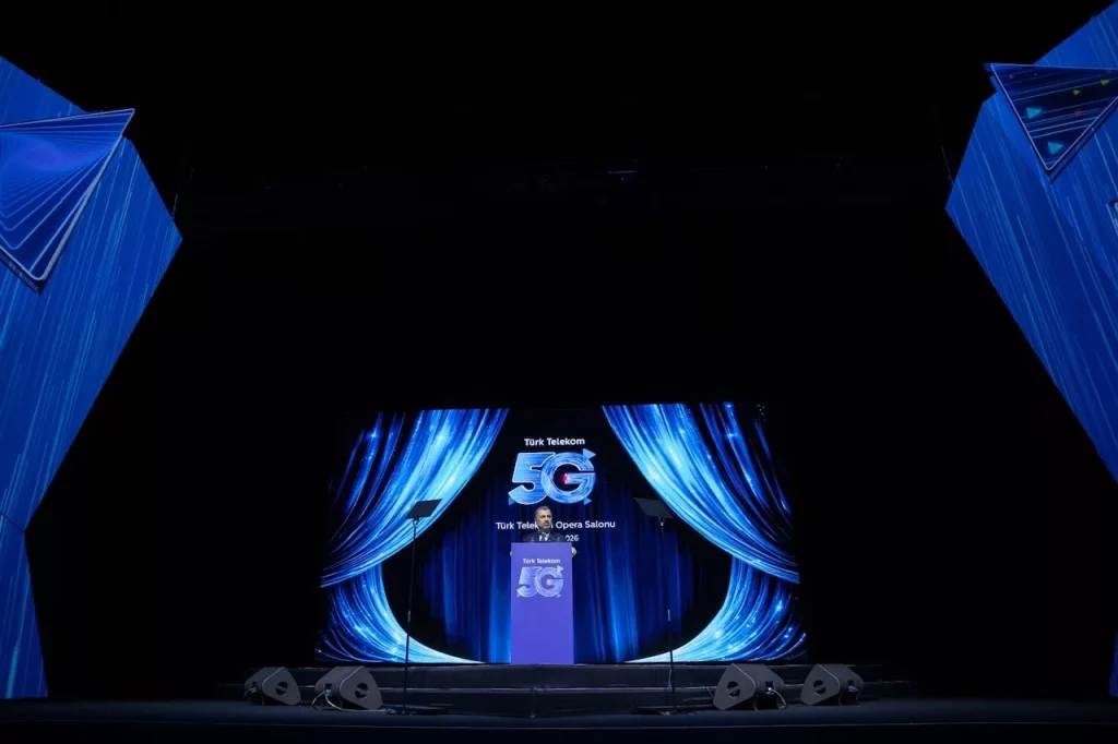 müslüm gürses hologramı ile geleceğe yolculuk 2 müslüm gürses hologramı