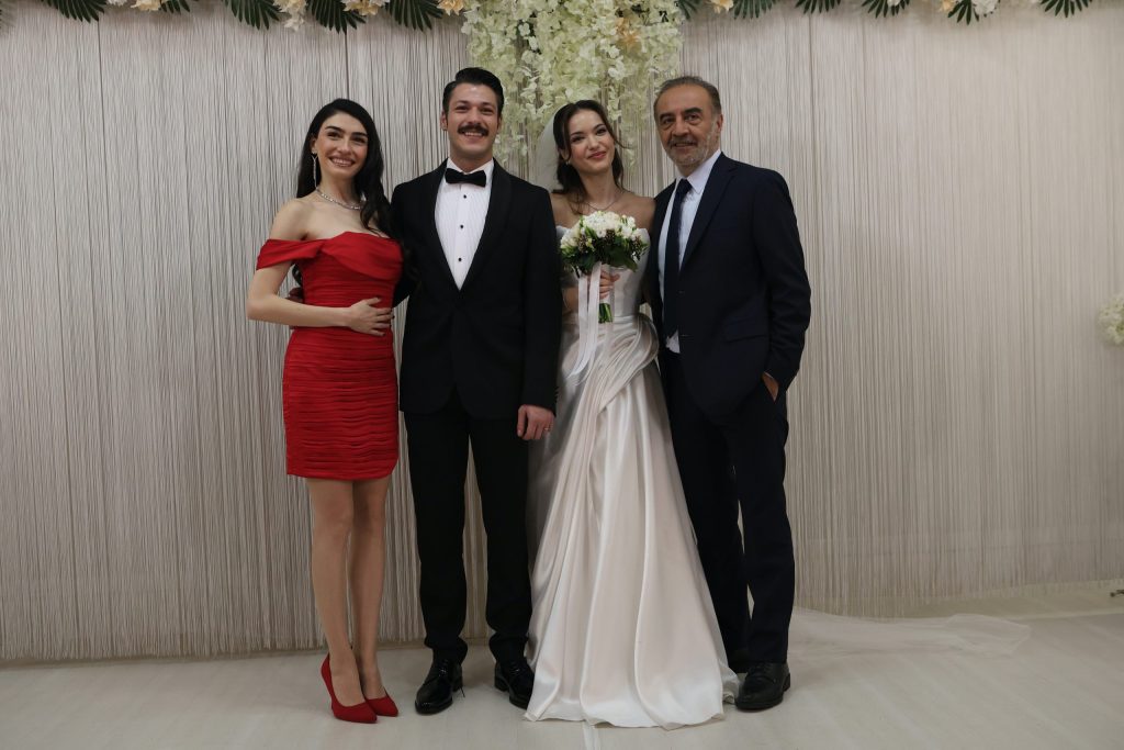 i̇nci taneleri: bir dizi fenomeninin ardından 1 i̇nci taneleri