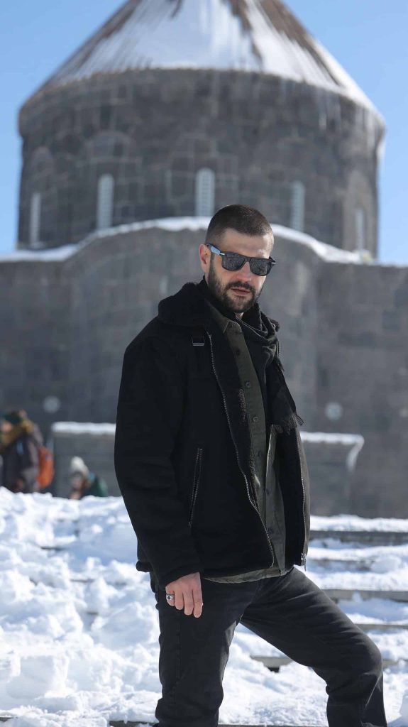 faroz: gizemli karakterin peşinde yeni bir başlangıç 2 faroz karakteri