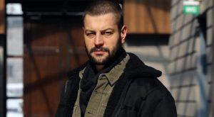 Faroz: Gizemli Karakterin Peşinde Yeni Bir Başlangıç