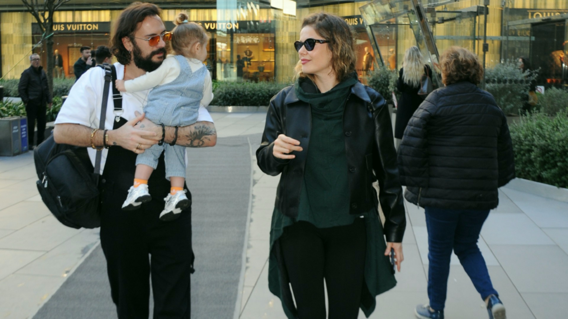 ünlülerin alışveriş keyfi