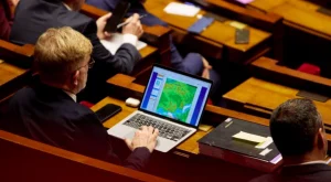 Fransa’nın Yenilikçi Adımı: Açık Kaynaklı Yazılıma Geçiş