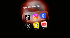 Instagram’da Renklerin Dönüşümü: HDR Fotoğraflar Neden Siyah Beyaz Oldu?