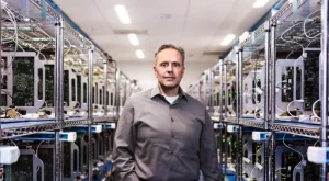 Yeni Bir Dönemin Başlangıcı: Johny Srouji’nin Apple’daki Rolü