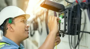 Veri Merkezlerinin Geleceği: Fiber Teknisyenliği Eğitimiyle Yeni Bir Başlangıç