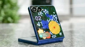 Katlanabilir Telefonların Geleceği: Z Flip8 ile Yenilik mi, Yoksa Sınırlılık mı?